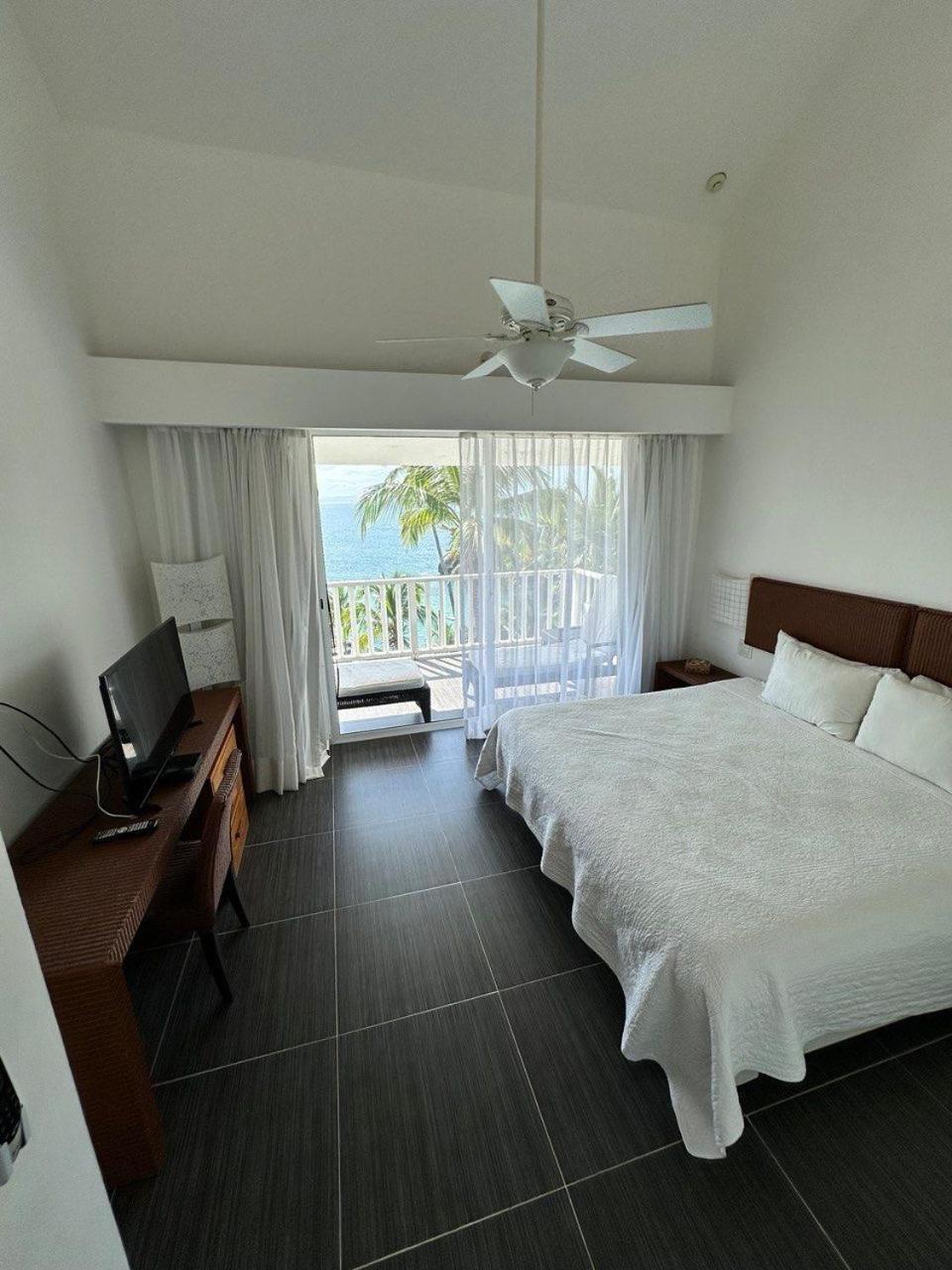 Vista Mare Spectacular Ocean View Top Floor 1-Bedroom Condo, Samana Exterior photo